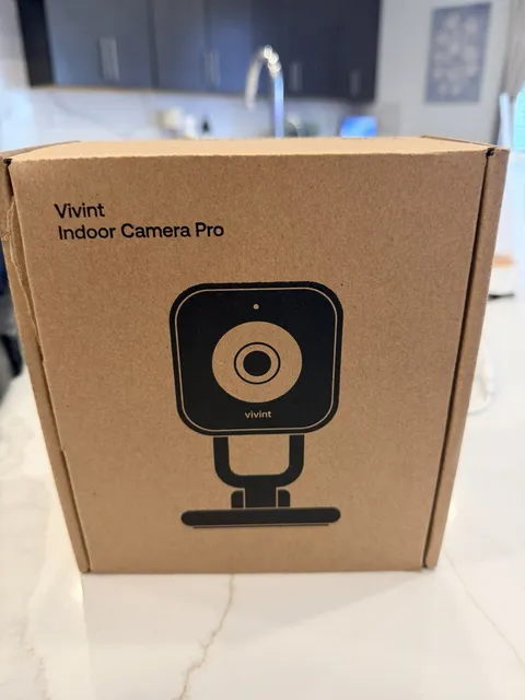 Vivint Indoor Camera Pro 1080p Wired IP Wi-Fi Indoor Camera Black w/Adapter