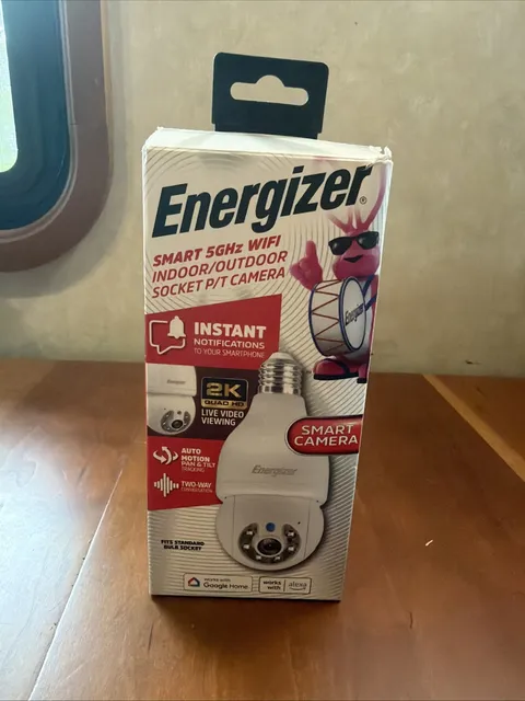 Energizer Smart Camera Wi-Fi Indoor Outdoor Fits Bulb Socket EOP1-1001-5GW Used