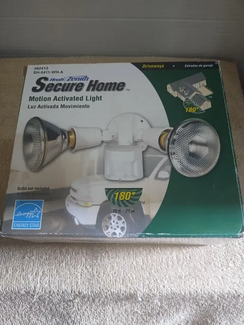 Heath Zenith Motion Sensor Security Ligh SL-5411-WHA 180* Detection Zone  In Box