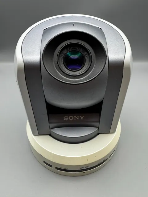 Sony BRC-300 3CCD Mega Pixel PTZ Pan Tilt Zoom Color Video Camera