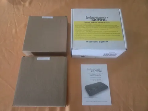 NEW IN Box Intercom Central 2 Units 3 CHANNELS 2 Station FM413 Black 