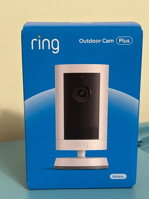 New Ring Outdoor Cam Plus Battery 2K HD Security Camera White