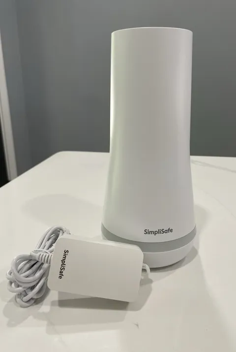 SimpliSafe White Base Station with PLUG SSBS3 Made: 08/2025 Gen 3 Replacement