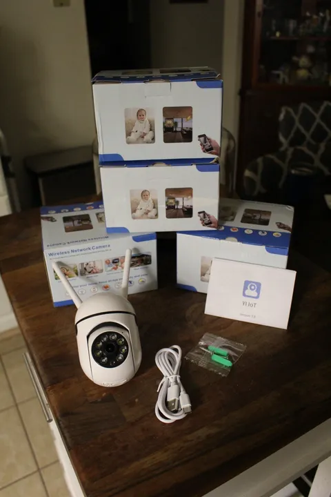 Four wireless USB powered cameras, WIFI connected.