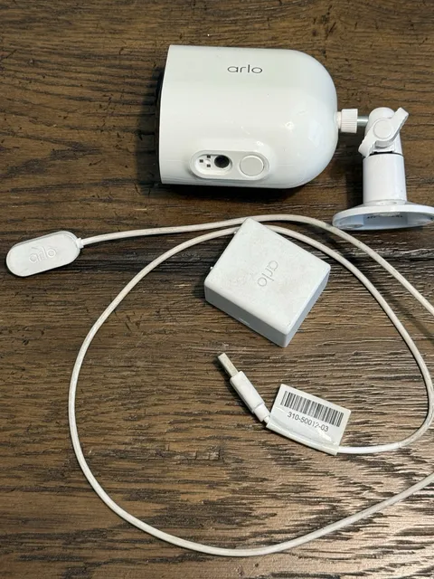Arlo Ultra 2 VMC5040 4K Wireless Security Camera White W/ Battery & Charger