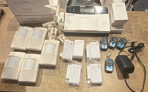 D1D9 GSM Wireless Alarm System Kit White w/ Panel, Sensor, Remotes