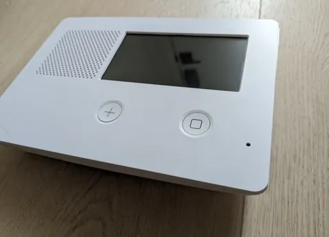2GIG 2GIG-GC2E Go!Control Touchscreen Alarm Control Panel White Indoor