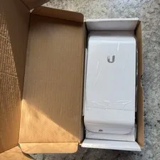 Ubiquiti NanoStation Loco M2 - Indoor/Outdoor 2.4 GHz (With Power Supply)