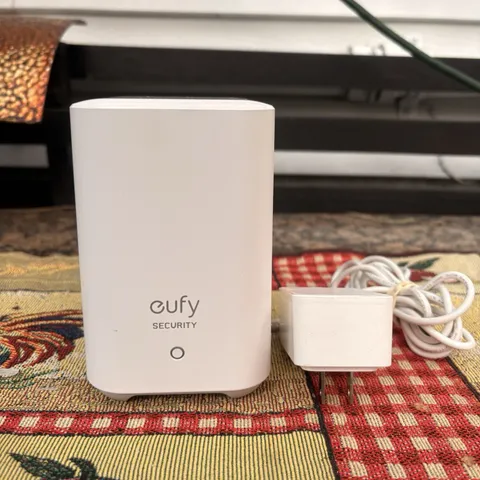 Eufy HomeBase 2 Wi-Fi Base Station White (T8010) TESTED Working W Power Adapter
