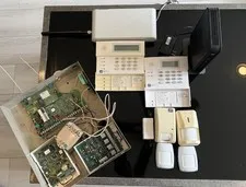 ADT Safewatch Pro 3000 Lot  ADT Pulse Gateway Garage Smartphone Security System