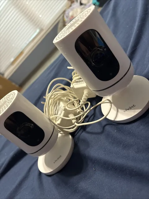 Vivint Indoor Security Camera Pair: (2) V-CAM1 Cameras + (2) OEM Power Supplies
