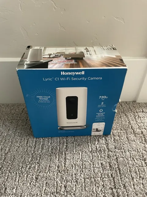 Honeywell Lyric C1 Camera --- Used in Box with Adapter.