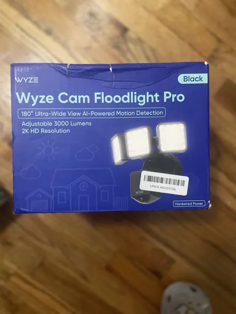 Wyze Floodlight Camera Pro 3000-Lumen LEDs, 2.5K HD Outdoor Floodlight, Black