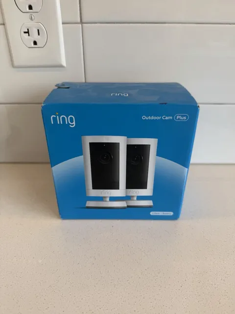Outdoor Cam Plus, Battery 2pk, with 2K Video and Ring Vision, Low-Light Sight...