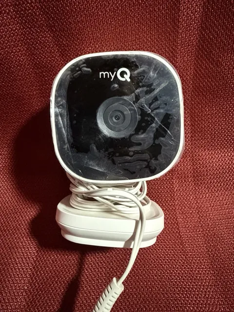 Chamberlain myQ Smart HD 1080p Indoor Wi-Fi Security Camera - White