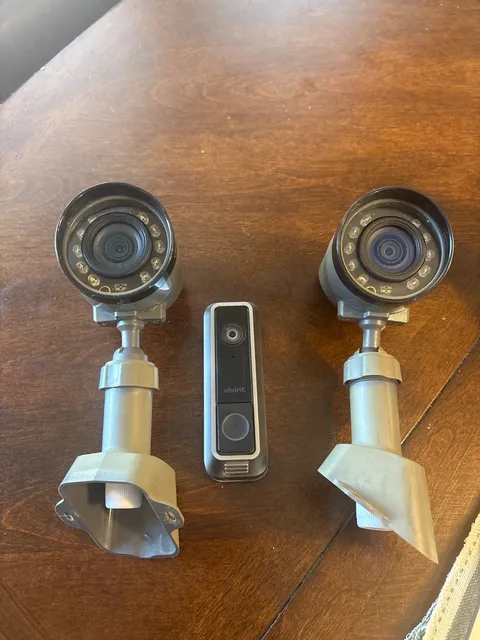 VIVINT DOORBELL AND TWO CAMERAS VS-HDP450-110 VS-DBC251-110 TESTED