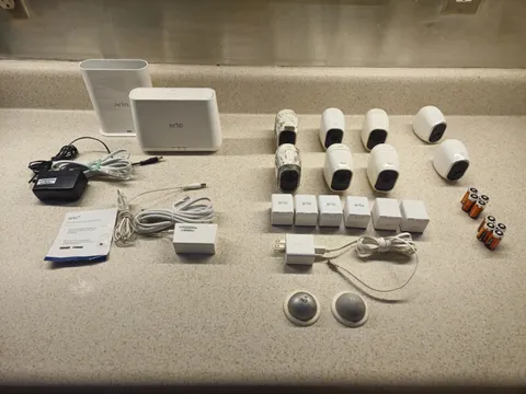 Arlo Pro 2 8 Camera Security System VMB4540 VMB4000 SmartHub Tested Bundle