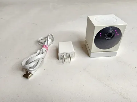 WYZE Cam Outdoor (WVOD1) W/ Power Adapter *Read Description*