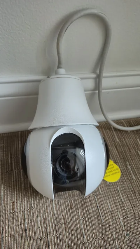 Eagle Eye Networks DZ03 EN-CDUZ-003A 5MP PTZ IP PoE+ Security Camera
