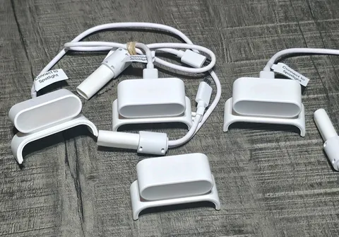 3 Pack +1 Wyze Cam v3 Spotlight Kit WYZECL With USB Cable 