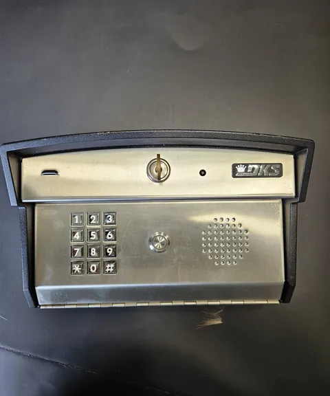 DKS DoorKing Wired Door Entry System Keypad Speaker Metallics