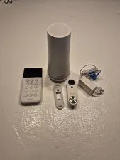 SimpliSafe Home Security System with HD Camera - White (3  Pieces) Preowned