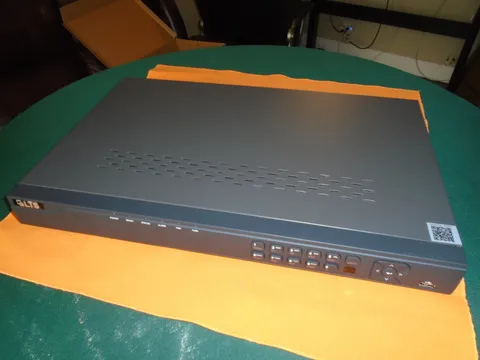 "GENUINE LTS LTN8708-P8 H.264 Plug & Play with 8 independent PoE NVR 2 SATA "