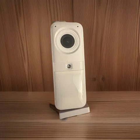 SimpliSafe Smart Alarm Wireless Indoor Security Camera CM006 Excellent Condition