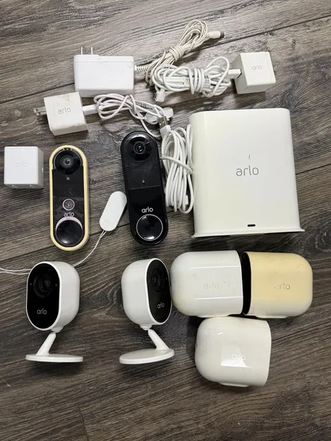 Arlo Security Camera Lot Pro 3 Pro 4 Base Doorbells Indoor Cameras Batteries Lot