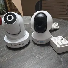 Reolink E1 Pro 4MP & Amhearst 1070 WiFi Pan/Tilt Indoor  Camera 1  Adaptor.