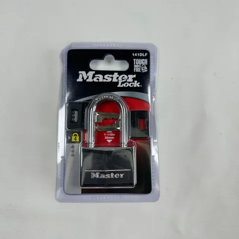 Master Lock 141DLF Hardened Steel Shackle 1 1/2 inch Black NWT