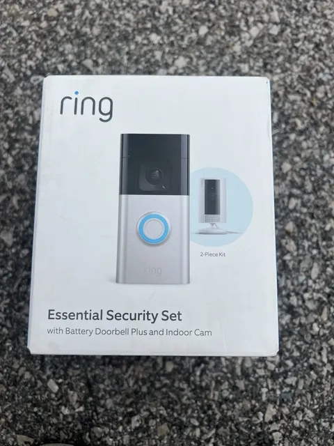 Ring Essential Kit with Battery Doorbell & Indoor Cam NEW SEALED