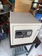 Sentry Fire Proof Safe S3877, Digital Keypad Plus Key lock, Excellent Condition