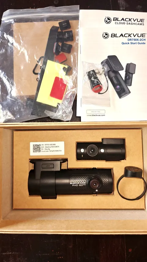 BlackVue DR750X-2CH with 32GB microSD Card | Full HD Cloud Dashcam | Built-in