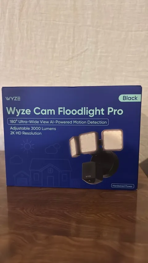Wyze Cam Floodlight Pro 3000 Lumen LEDs 180° Wide View 2K HD Outdoor Wired
