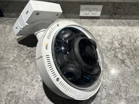Axis P3717-PLE Dome With Wall Mount