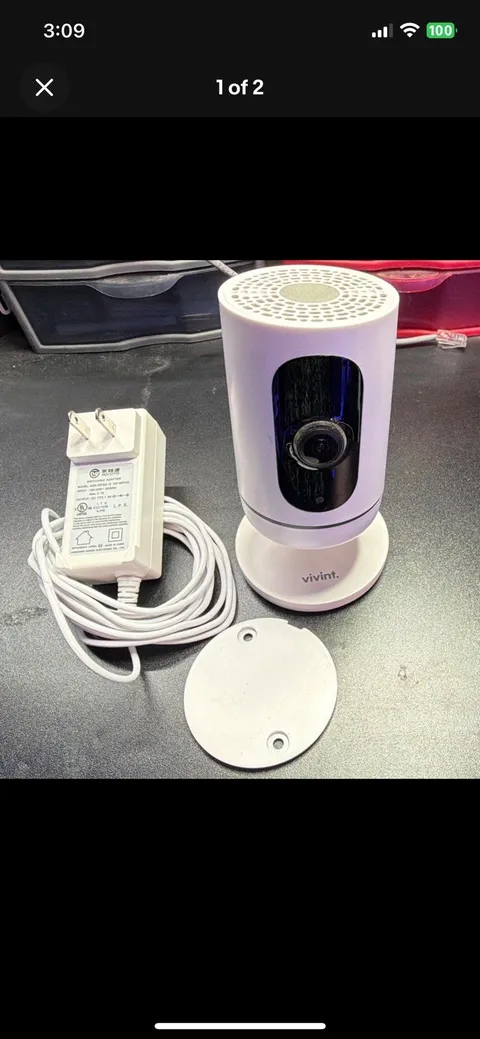 Vivint IP Security Camera 1080p Wi-Fi Wired 12V Wall Plug Adapter Mount Plate