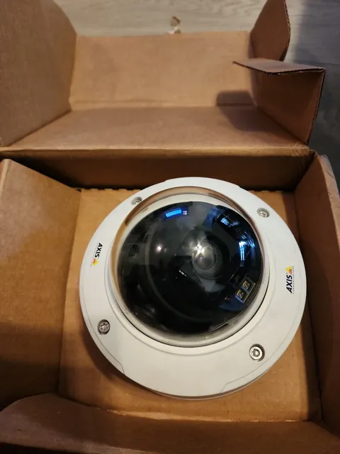 Axis Dome Network Security IP PoE Camera P3245-LVE 01593-001 9mm