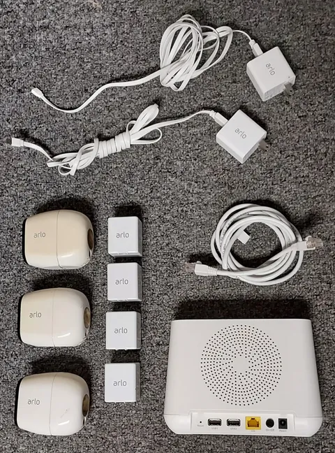 Arlo Pro Smart Security System with 3 Cameras, 4 Batteries & Hub (VMB4000)