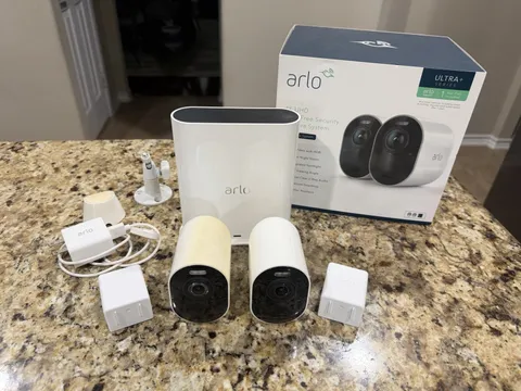 Arlo Ultra 4K UHD Security System Camera & Smarthub (Model VMS5240)