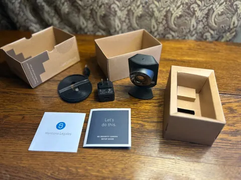 NEW SimpliSafe SimpliCam Indoor Camera HD Security Camera SSCM2 Black