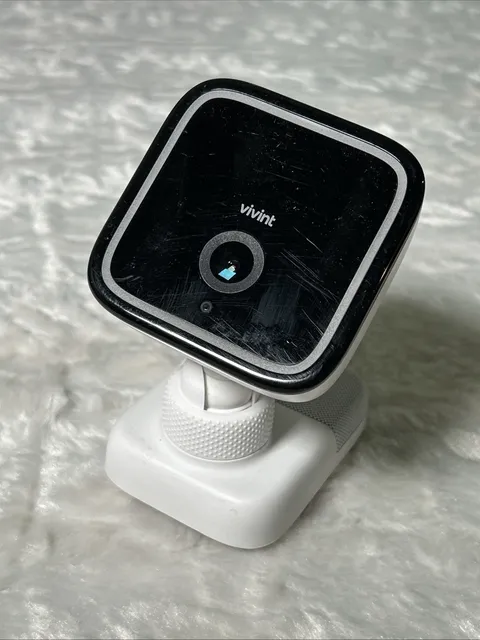 Vivint Outdoor Camera Pro 1080p Wi-Fi Outdoor Cam VS-ODC400-WHT No Back Plate