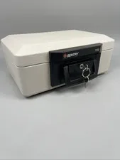 Sentry 1100 Portable Fire Safe Security Box Chest UL Classified with Both Keys