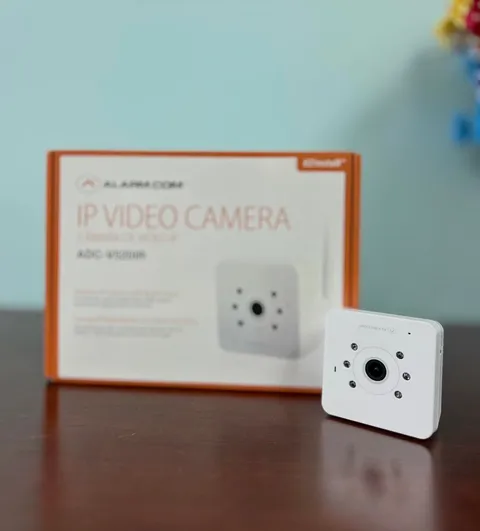 Alarm.com IP VIDEO CAMERA ADC-V520 Indoor Wireless Fixed IP Camera