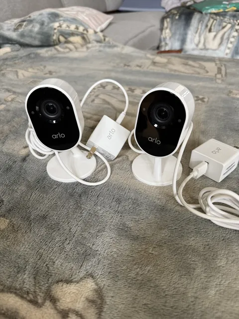 (F) Arlo Essential Indoor Security Camera VMC2040 White w/ Mount & Power (2)