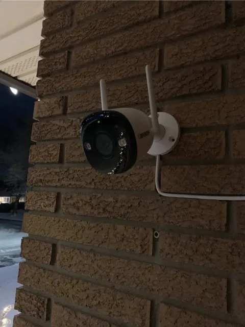 New Defender Powered 4K Guard Pro Wi-Fi 6-Plug-in Security Camera Set Of 3 Now!!