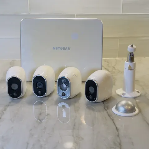 Netgear Arlo VMB3000 Base Station w/ 4 Cameras VMC3030 & Stand Used Tested Works