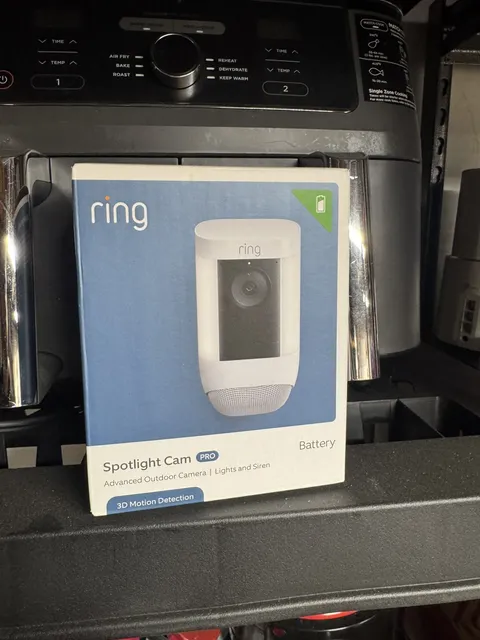 Ring Spotlight Can Pro with Quick Release Battery