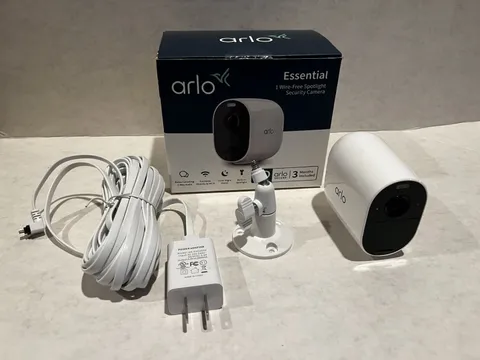 Arlo Essential VMC2030 Spotlight Single Wireless Indoor/Outdoor Camera 