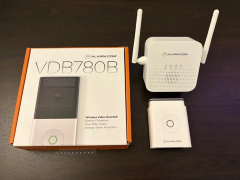 Alarm.com VDB-780B Wireless Video Doorbell + ADC-W115C Chime + Extra Battery